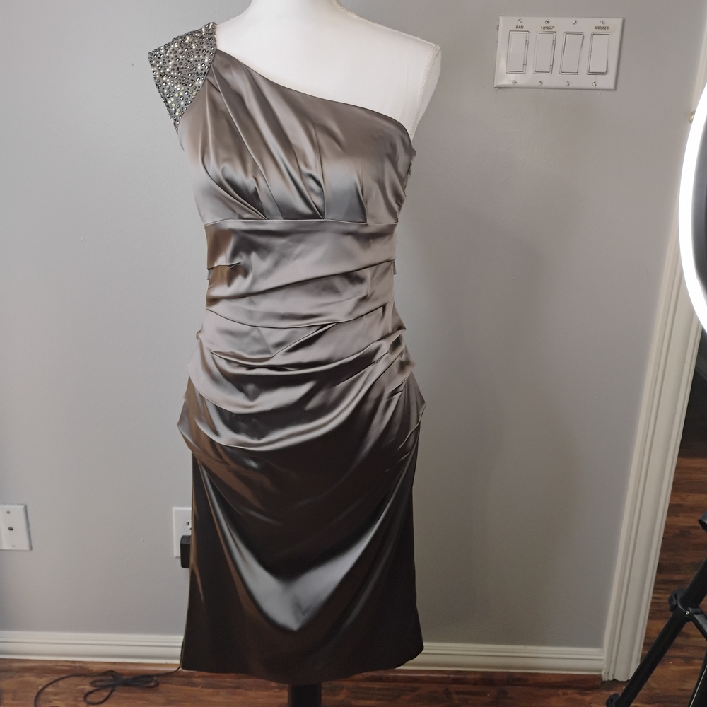 Elegant One-Shoulder Gray Dress